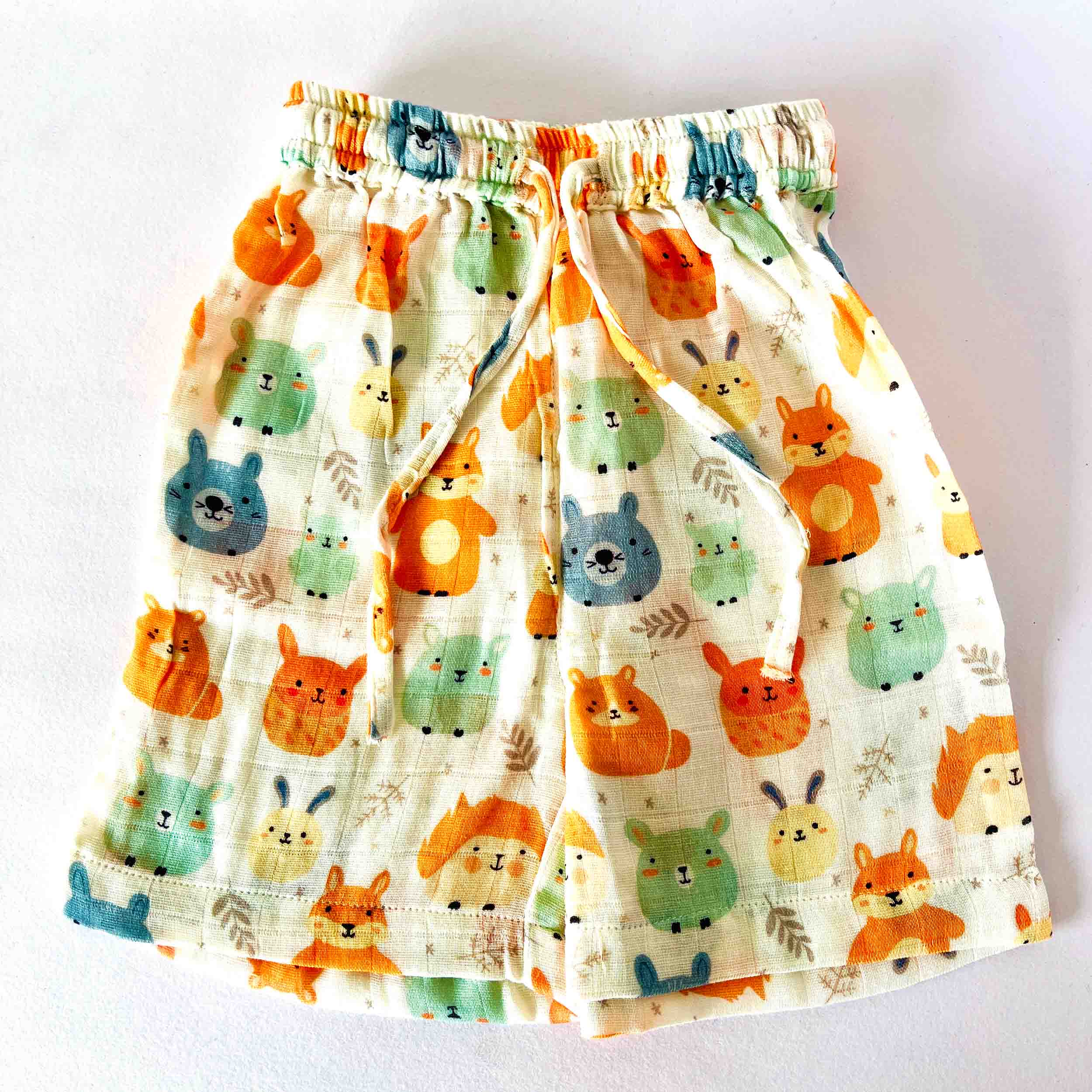 Kids white muslin shorts with bear print elastic waist summer wear