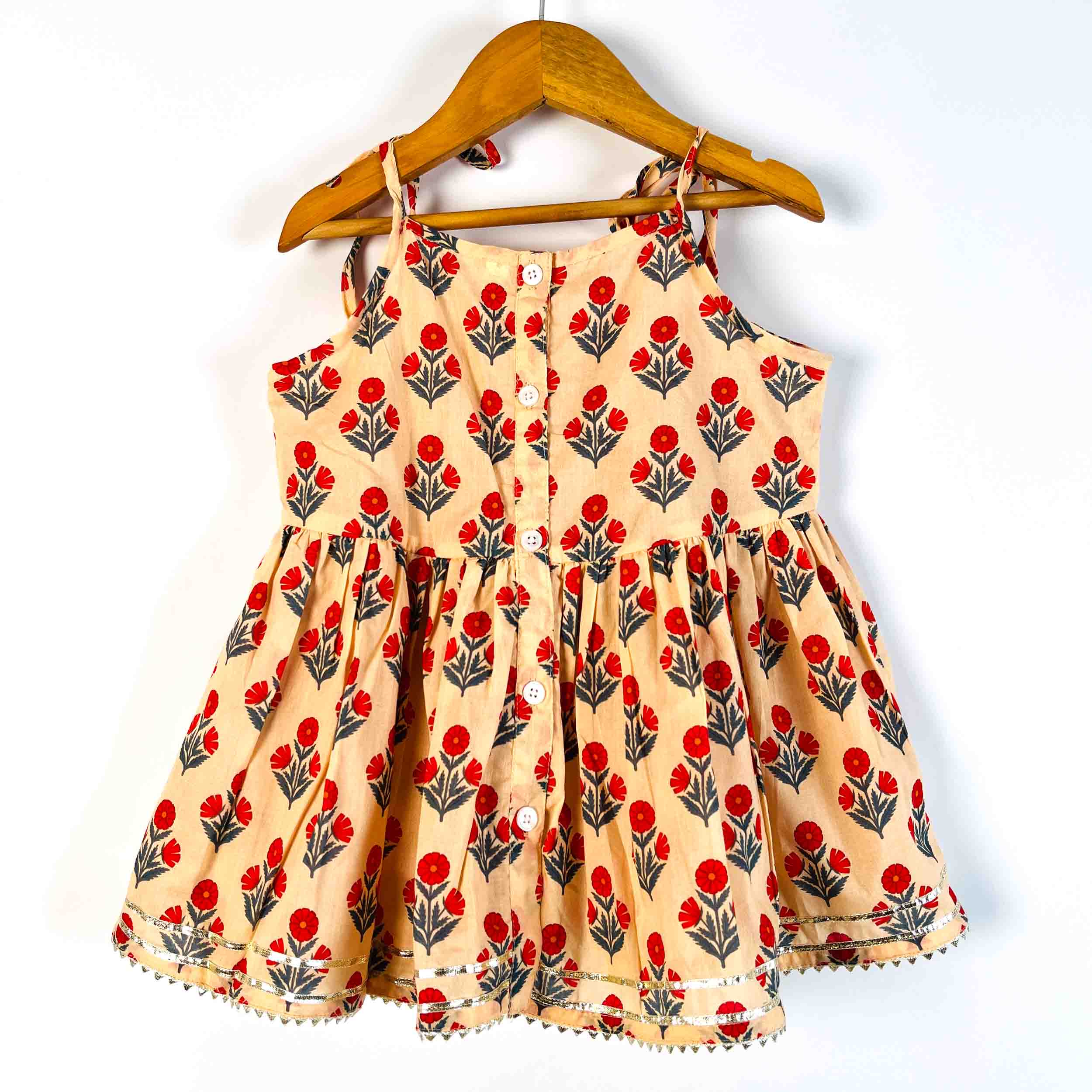 Girls Phoolwari sleeveless printed cotton kurti back view with button closure